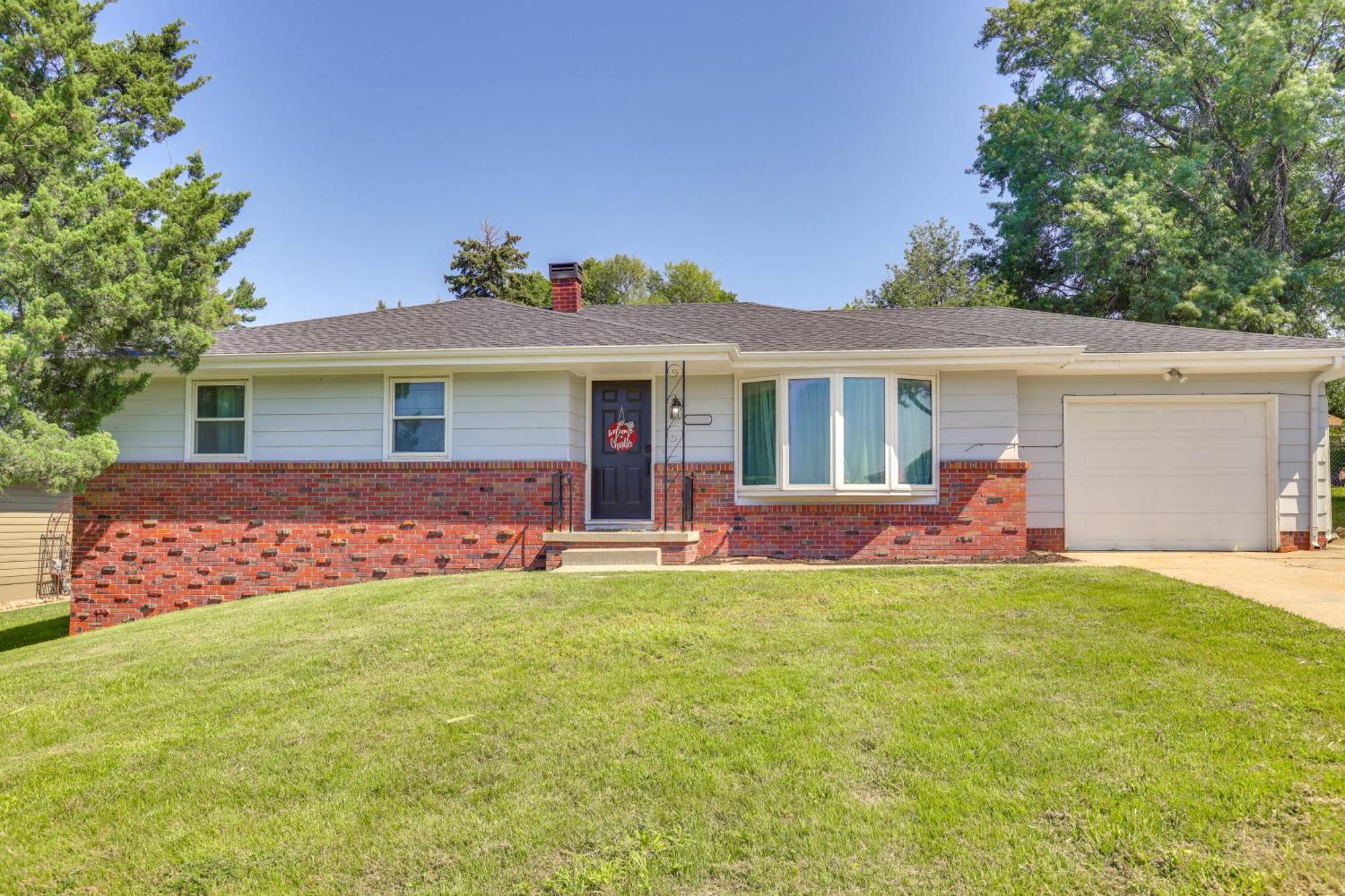 Spacious Omaha Home With Patio And Yard, Pets Welcome! Exterior photo